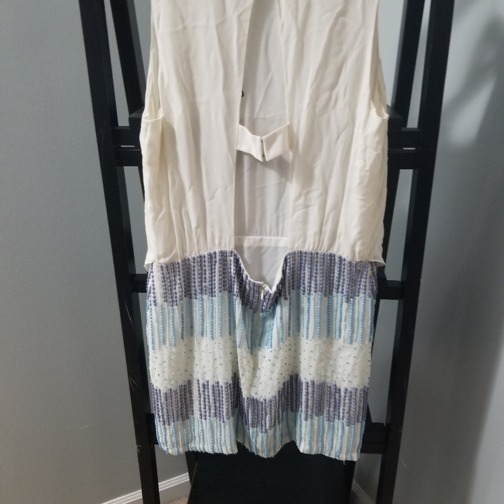 Sleeveless dress